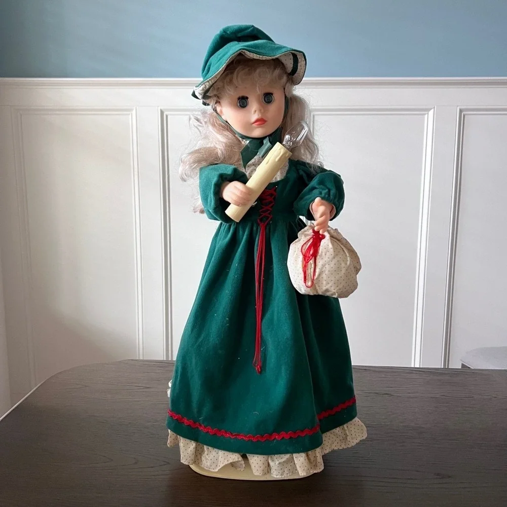 Vintage Christmas Caroler Girl Animated Motionette Lighted Candle 24